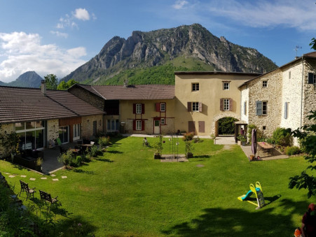vente propriete Foix 1 159 200  € 700 m²
