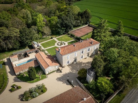 vente maison Fontenay-le-Comte 1 964 800  € 400 m²