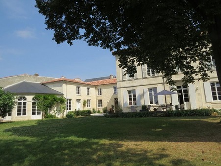 Vends maison Fontenay-le-Comte  822 000  €