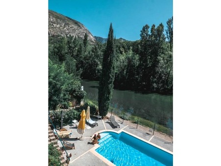 vente local Pont-en-Royans  472 500  € 1000 m²