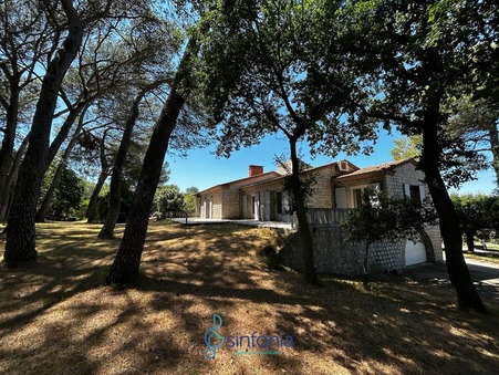 A vendre maison SAINTE ANASTASIE  770 000  €