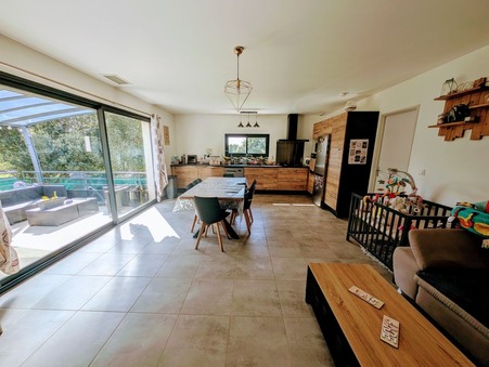 A vendre maison VENEJAN  308 850  €