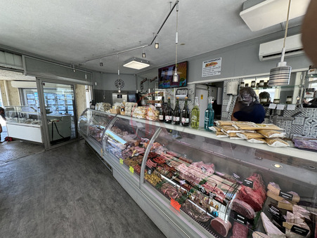 Vendre local Port Camargue  165 000  €