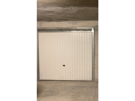 location parking VENCE 143 €
