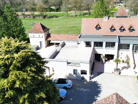 vente demeure 20 KM SUD DE FIGEAC  740 000  € 250 m²