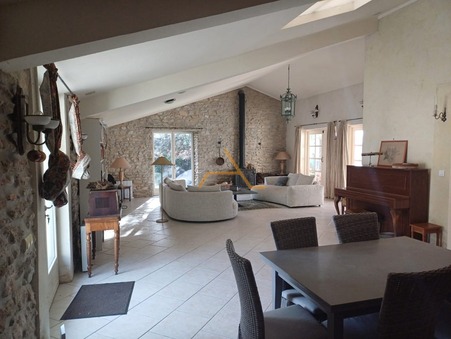 vente neuf TAULIGNAN  740 000  € 273 m²