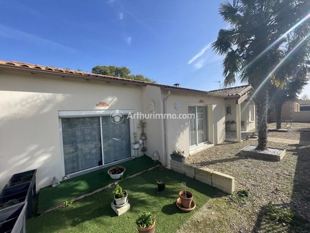 Acheter maison Matha  299 000  €