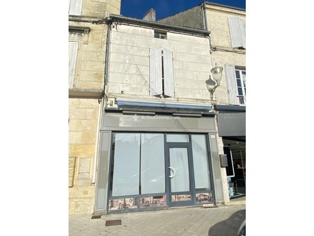 Achat immeuble Matha 69 900  €
