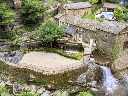 vente maison COUPIAC  869 000  € 423.6 m²