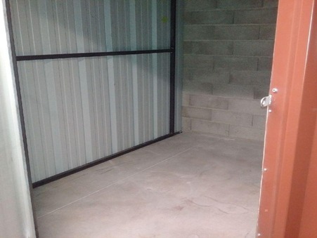 location parking PEYROLLES EN PROVENCE  160  € 8 m²