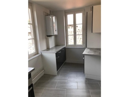 location appartement figeac  650  € 97 m²