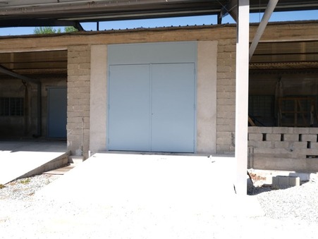 location parking MEYRARGUES 690 €
