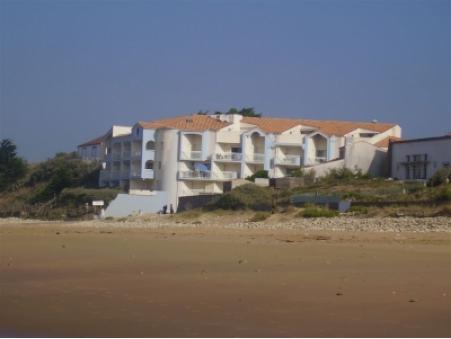 location appartement longeville sur mer  308  € 36 m²