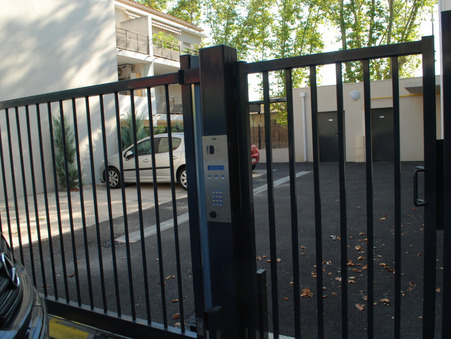 location parking / box avignon 45 €