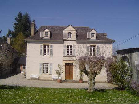 vente maison Montaut  420 000  € 263 m²