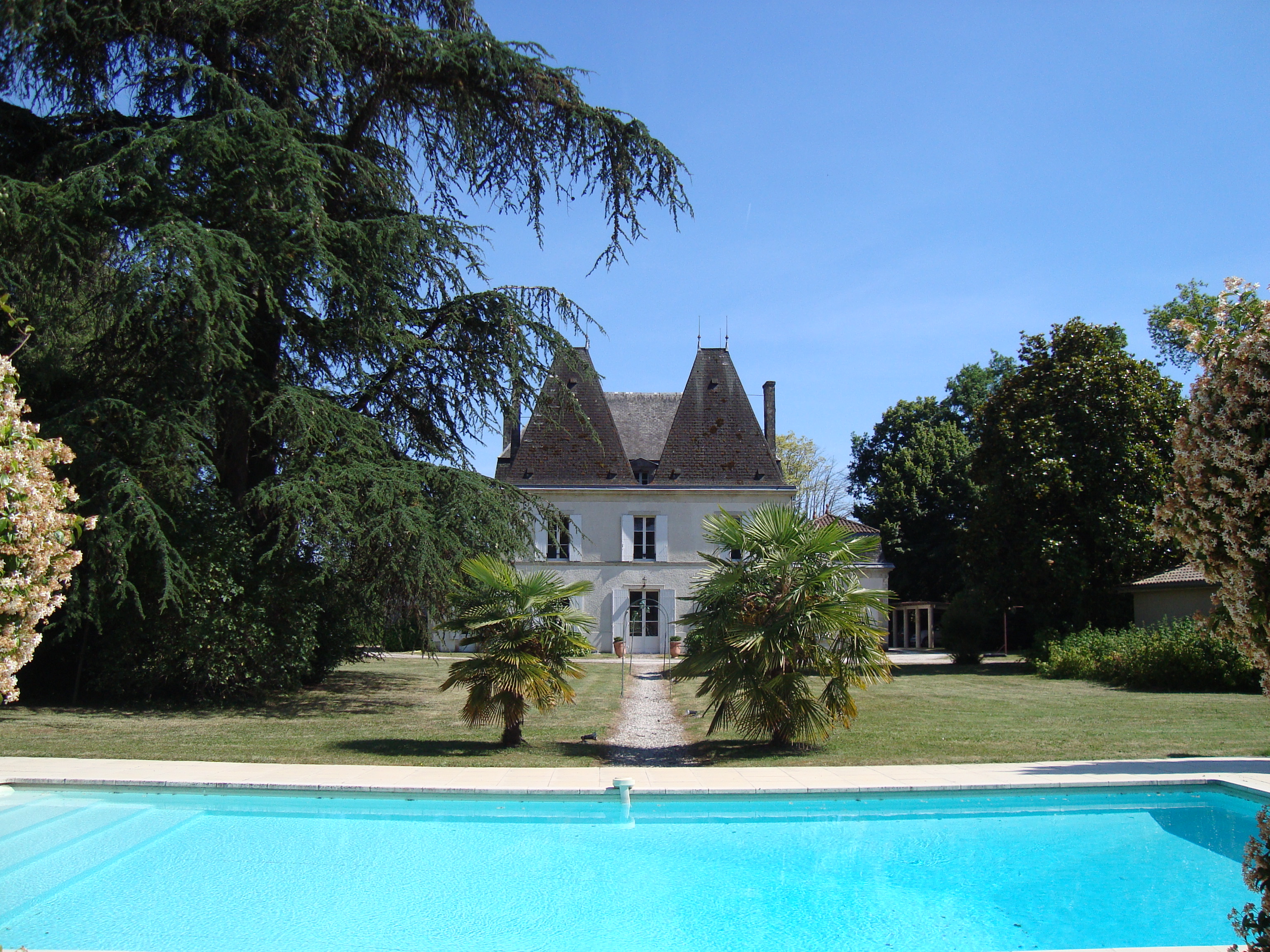 Main Photo of a 12 bedroom  Chateau for sale