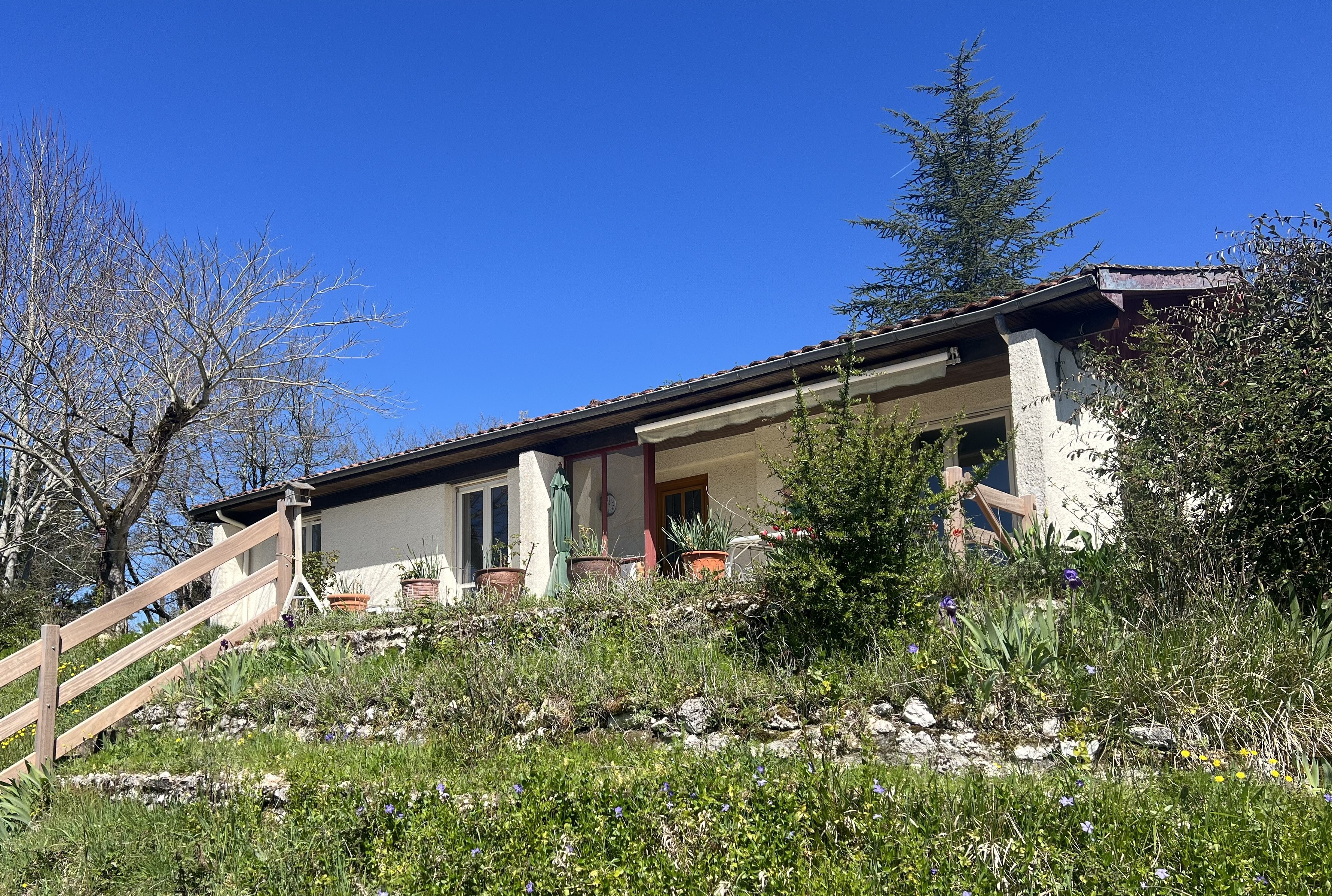 Main Photo of a 2 bedroom  House for sale
