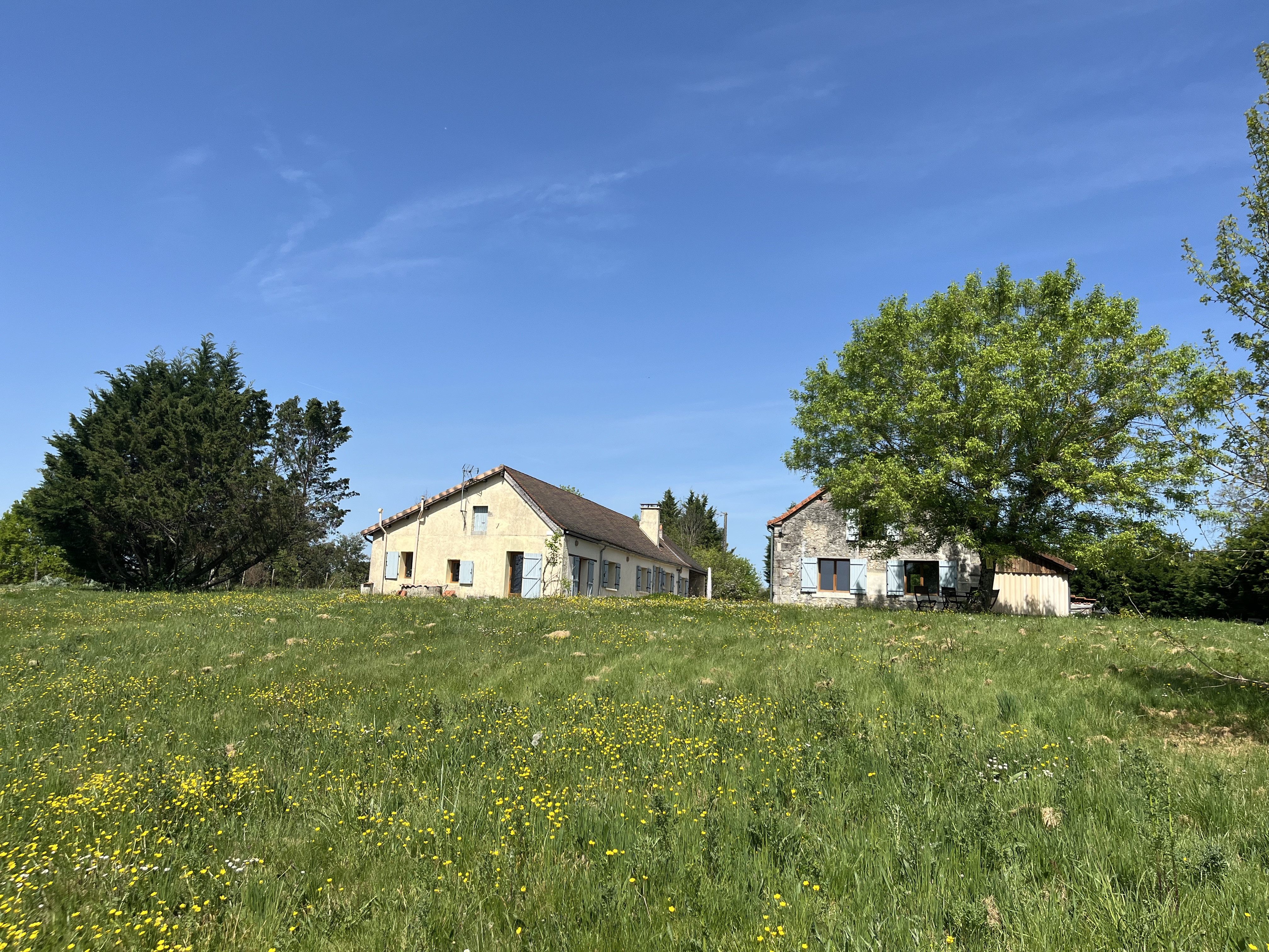 Main Photo of a 3 bedroom  House for sale