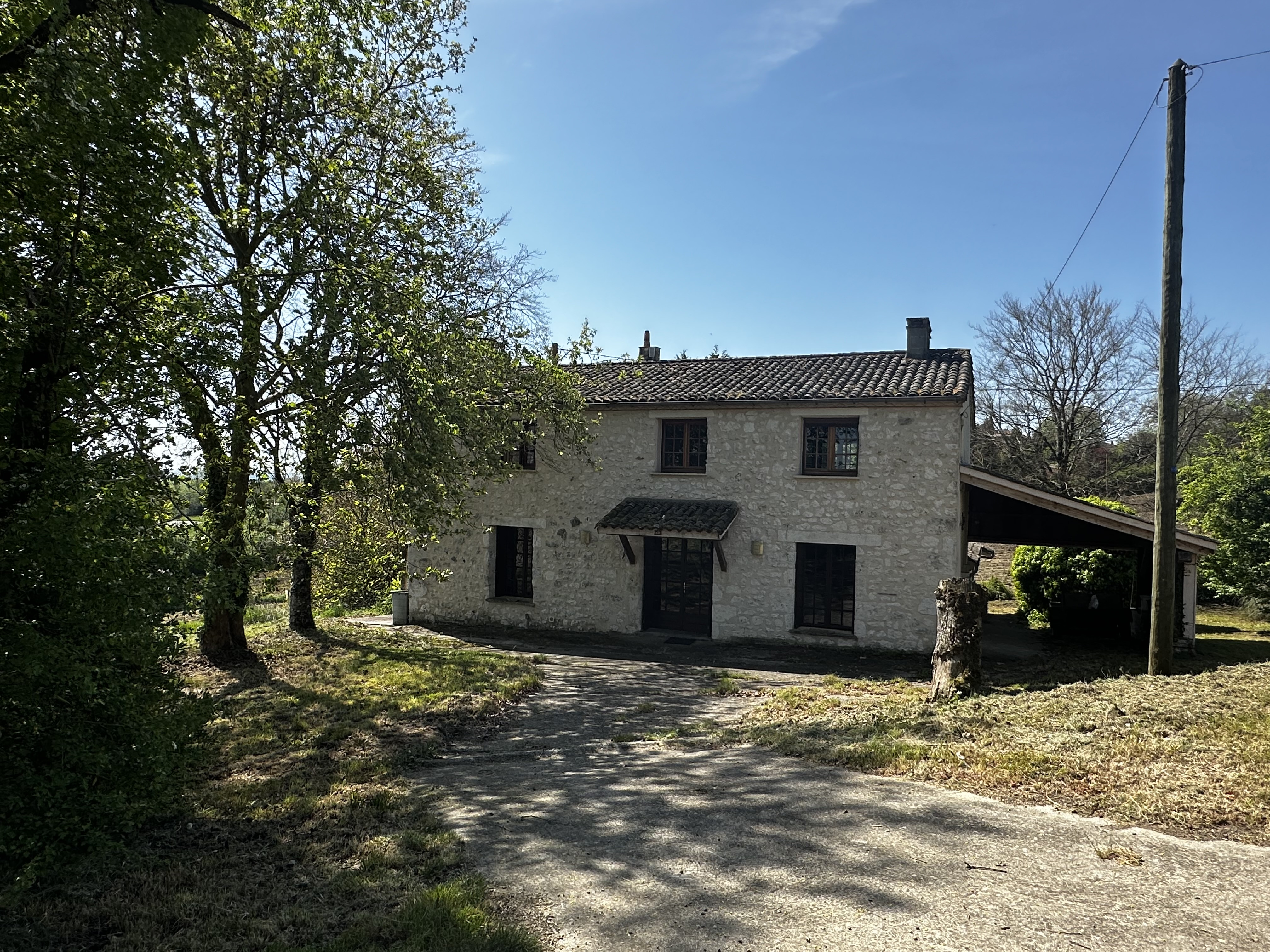 Main Photo of a 3 bedroom  House for sale