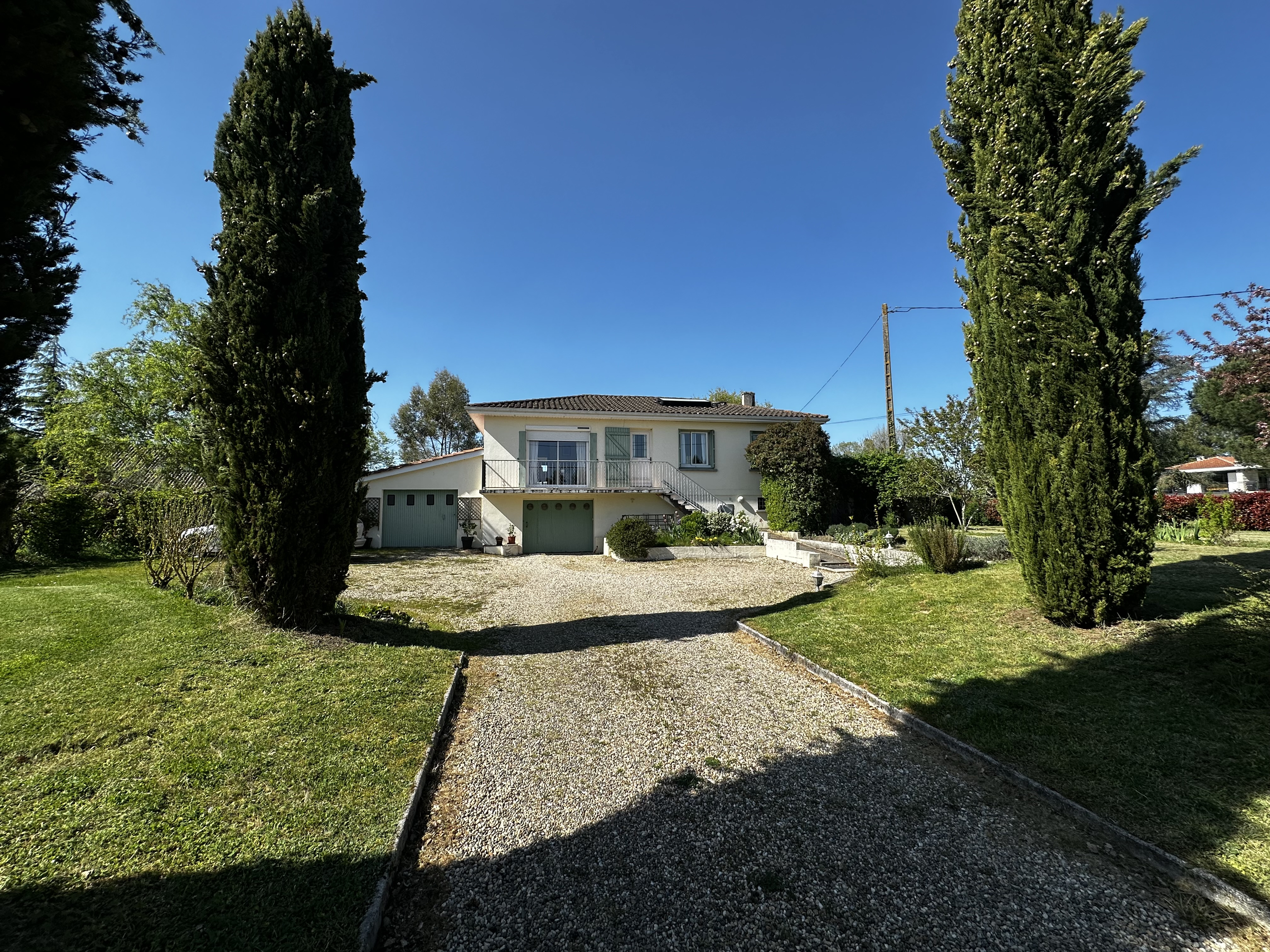 Main Photo of a 2 bedroom  House for sale