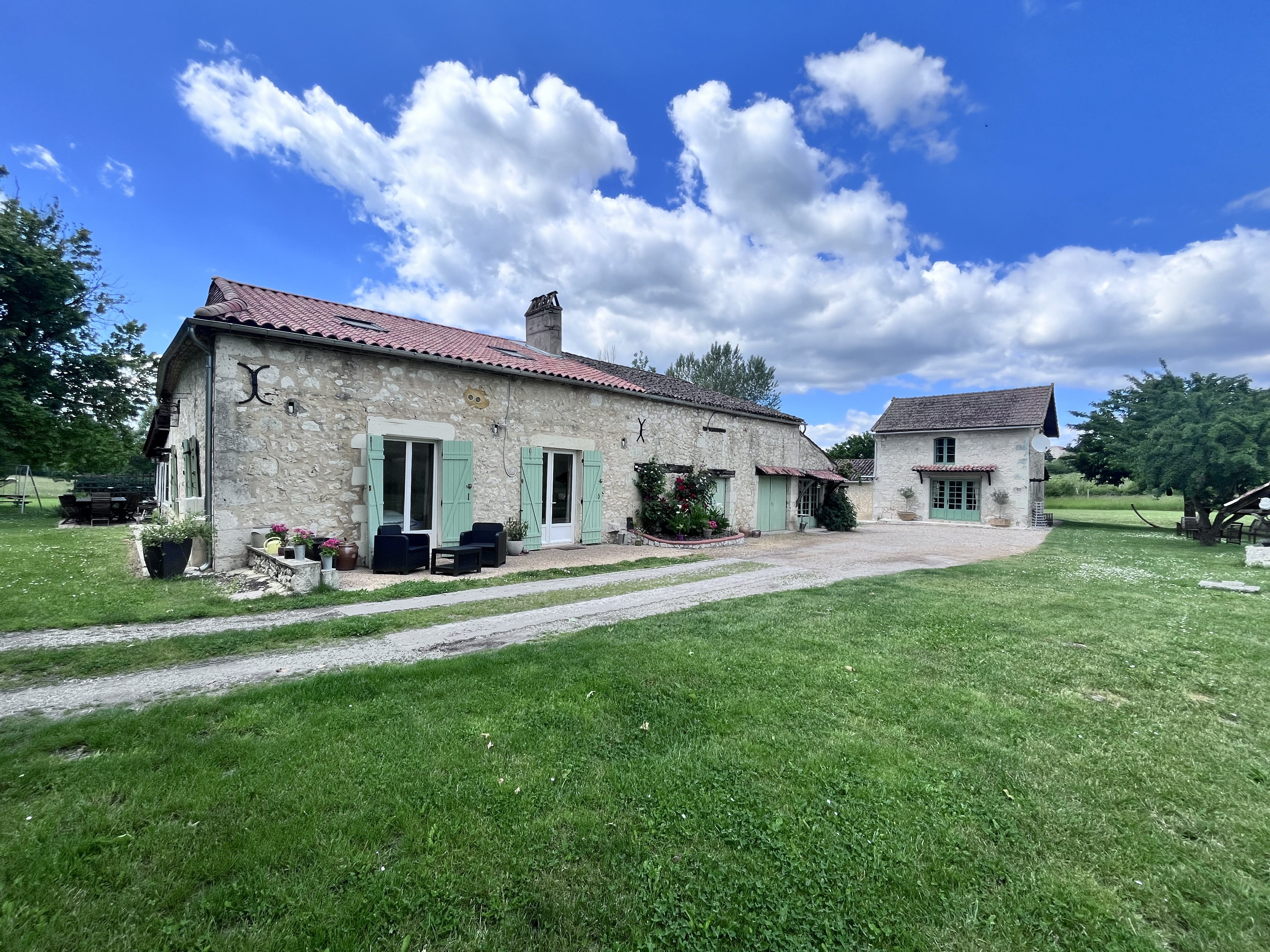 Main Photo of a 7 bedroom  House for sale