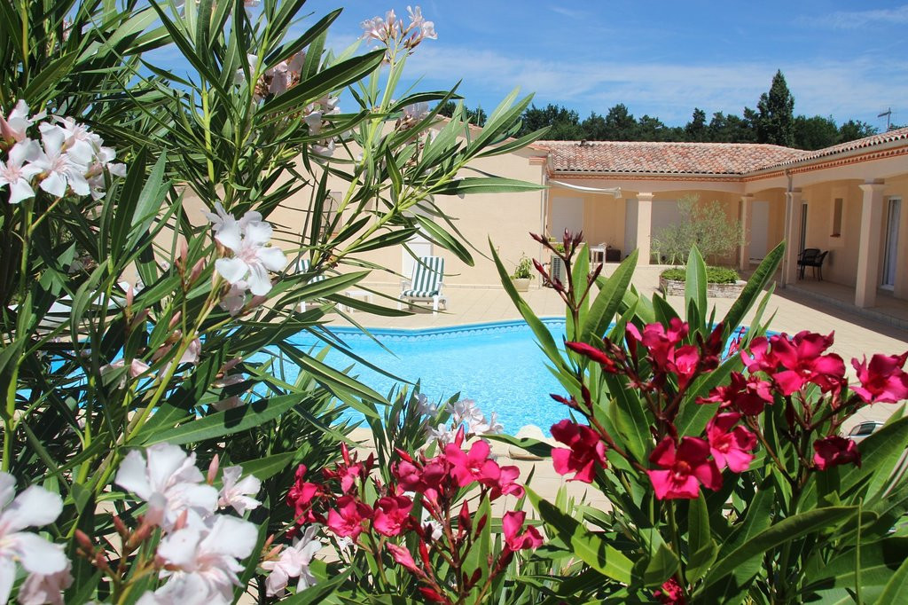 Main Photo of a 5 bedroom  House for sale