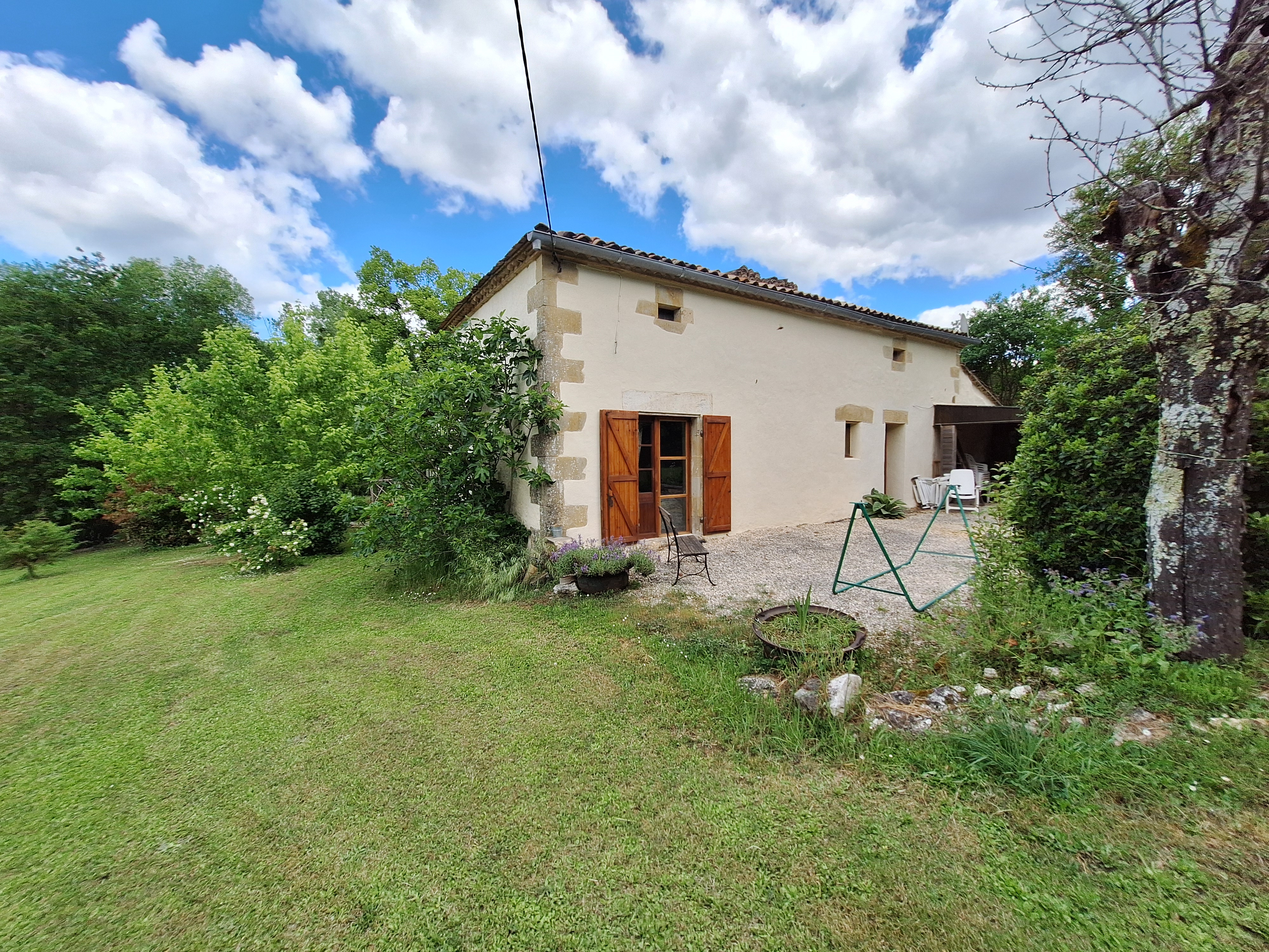 Main Photo of a 3 bedroom  House for sale