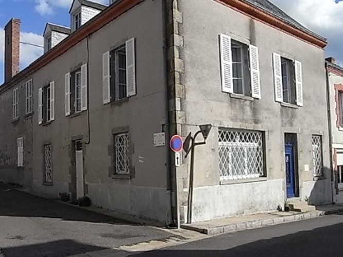 House near Lussac-les-Eglises