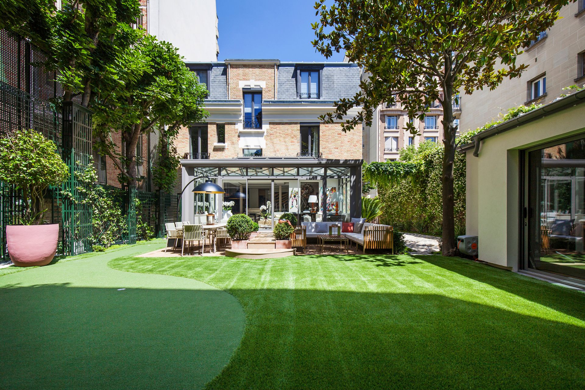 La nature s'invite à la maison : le boom du jardinage urbain