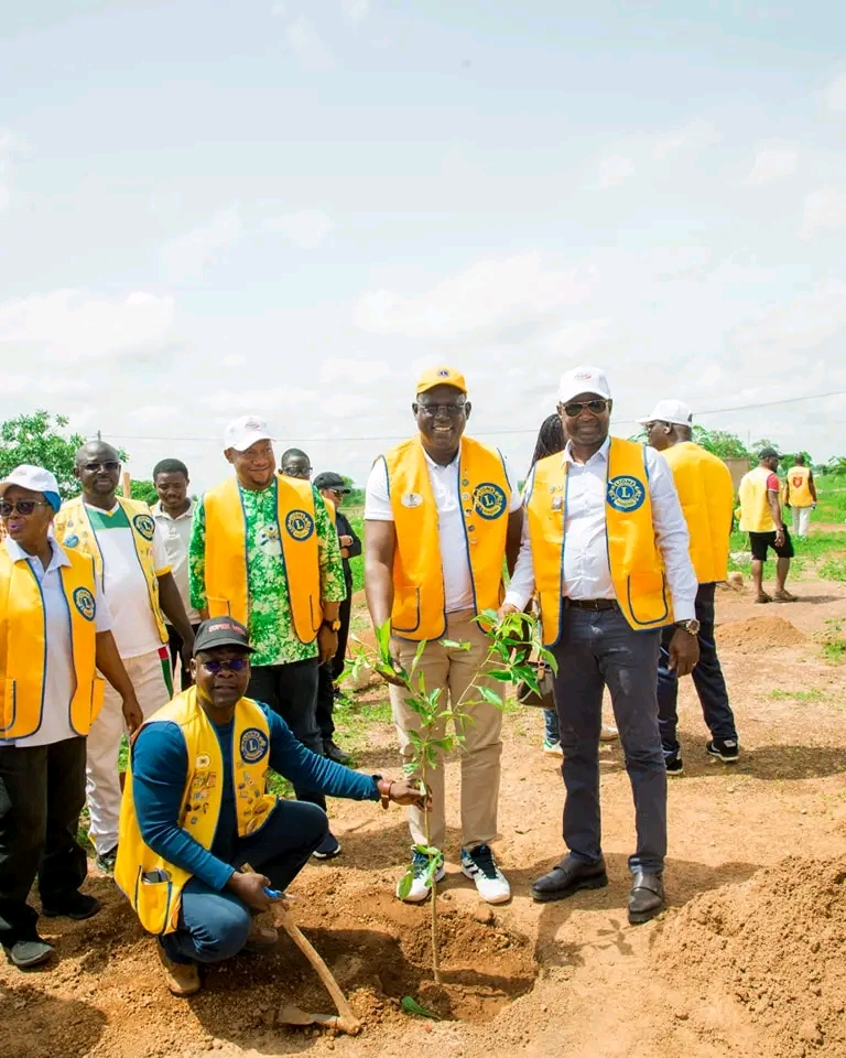 3eme édition de reboisement du Lions Clubs District 403 A3 sur la Ville Nouvelle de Yennenga! 