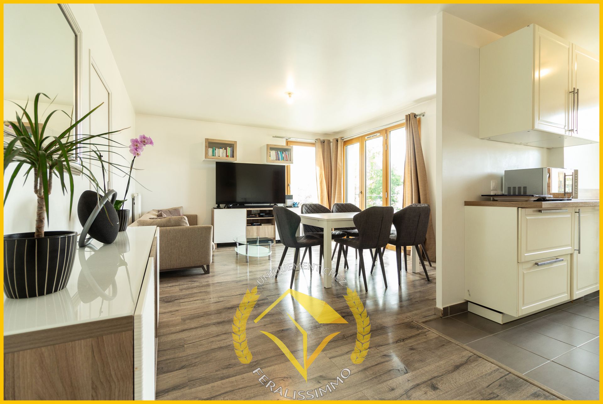 Lumineux et impeccable F4 à 500m de la gare RER !