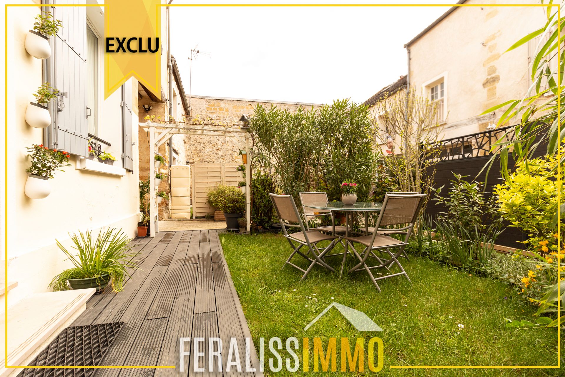 F5 en duplex avec extérieur et parking privé à Jouy-le-Moutier