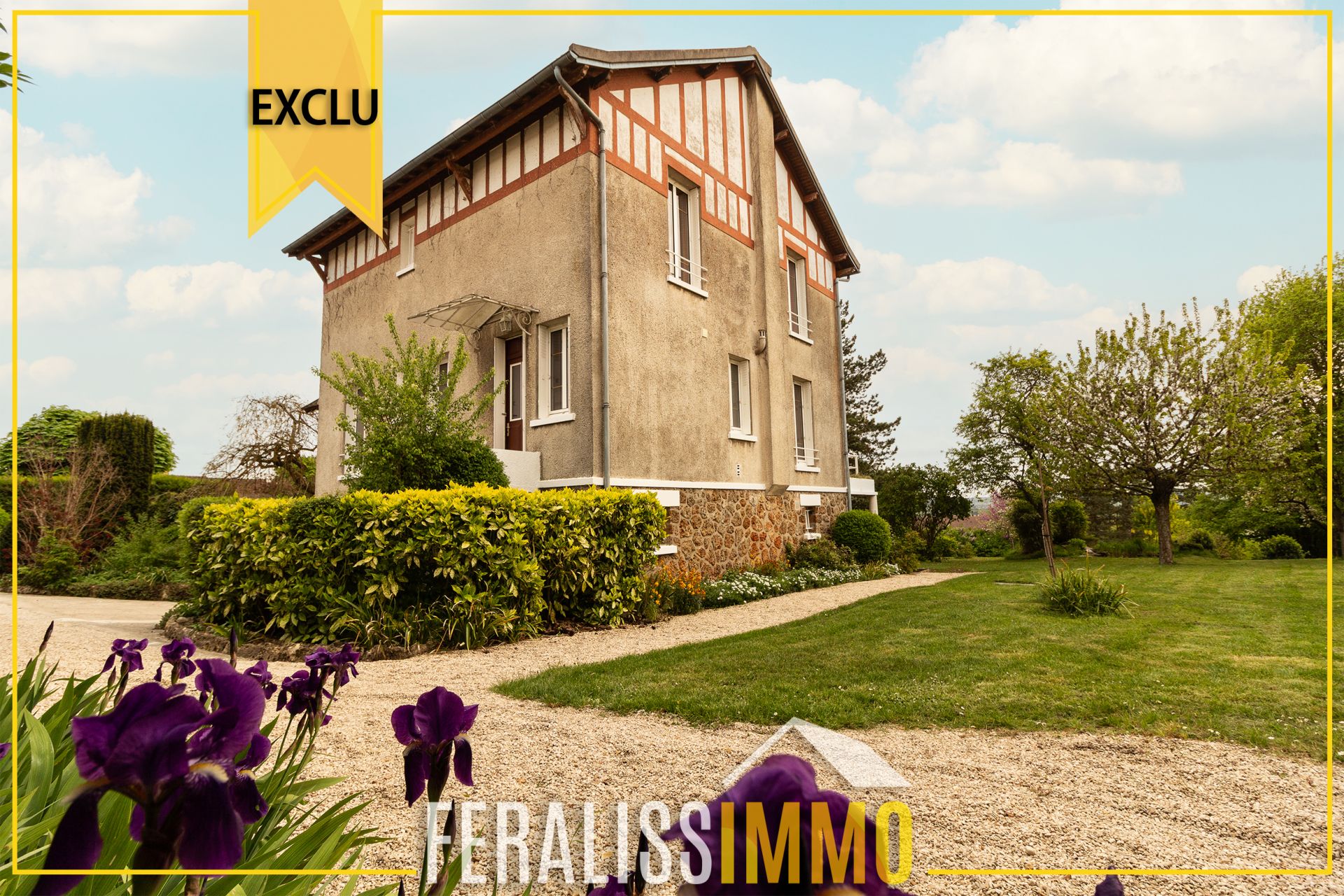 Vue exceptionnelle et superbe jardin arboré pour cette chaleureuse maison située à Vaux-sur-Seine !