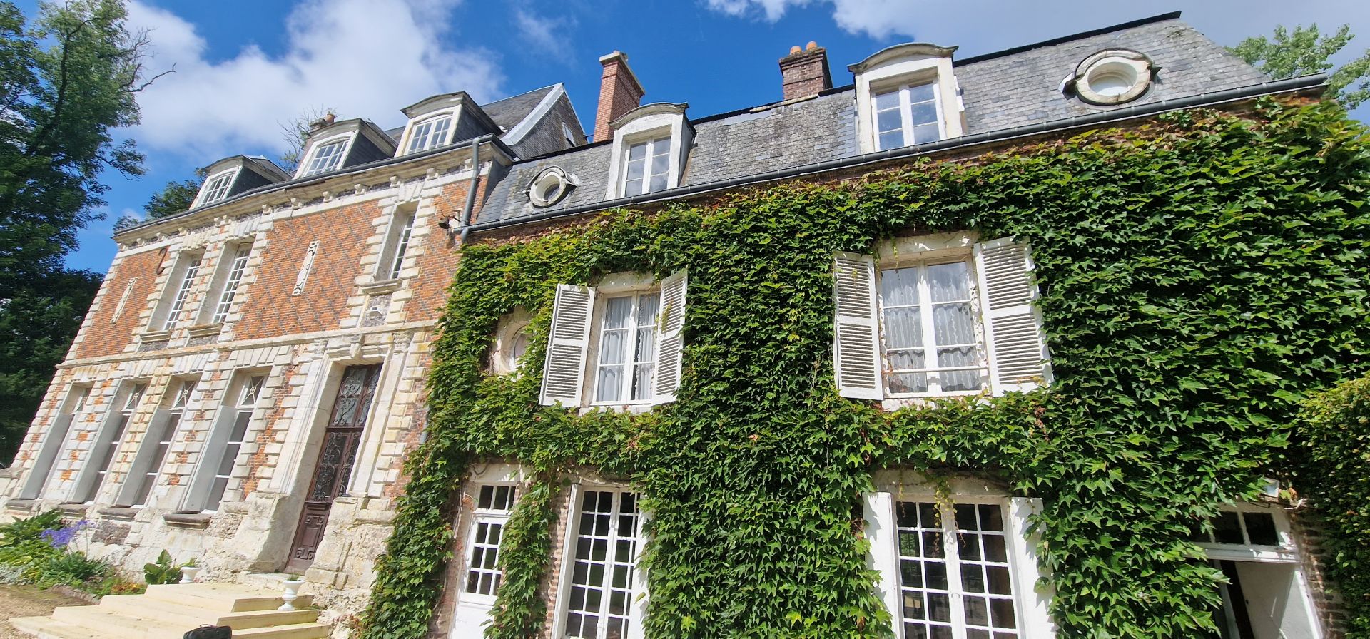 Depuis ces dernières semaines, nous avons pu lire ci et là certaines annonces faisant état d?un retour des banques sur des prêts immobiliers à 30 ans et d?un retour en force des financements sur les durées longues. Il convient de relativiser ces effets d?annonces et de repositionner les choses dans le contexte actuel. L?analyse de Bruno Rouleau.