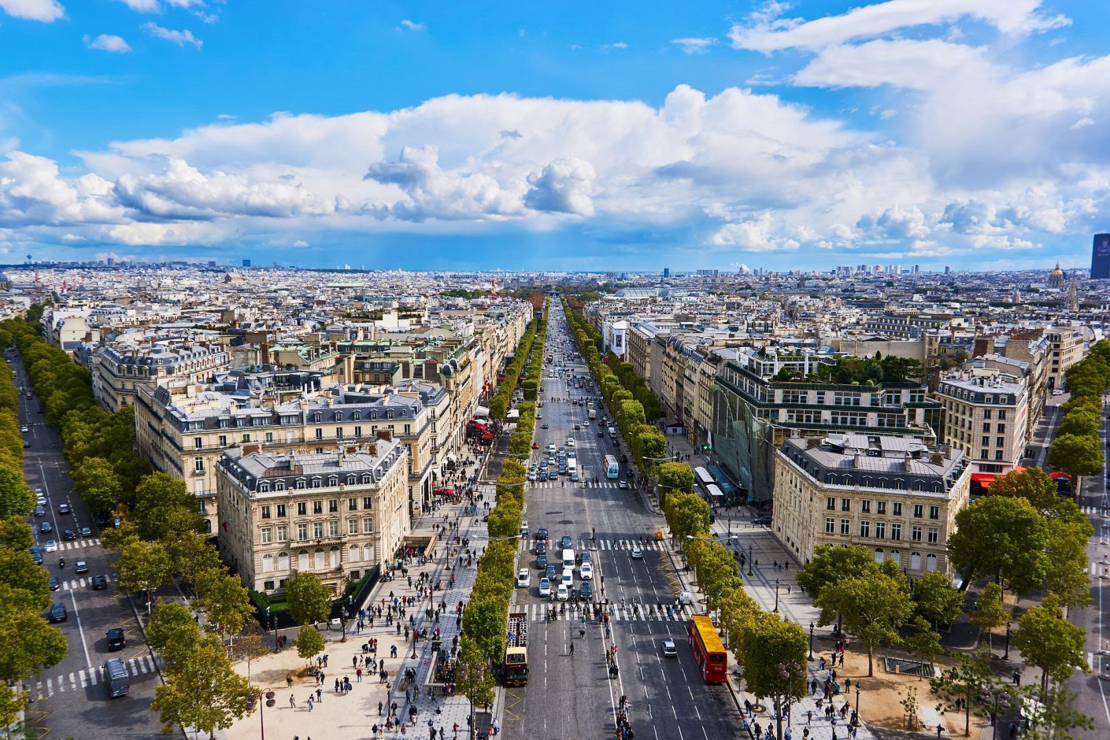 Les Champs-Elysées renouent avec l'attractivité