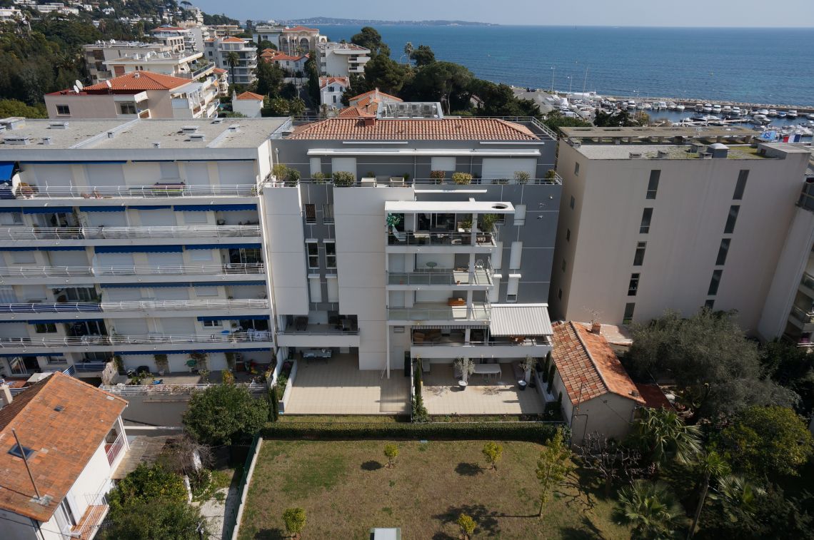 Mare Blue - Cannes