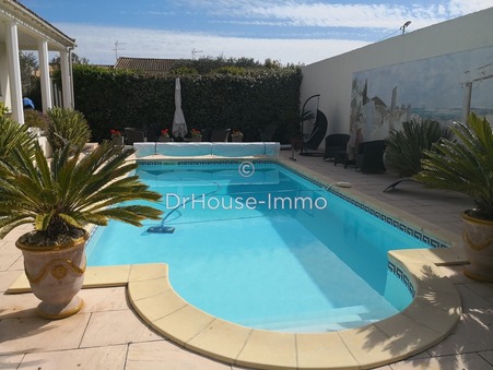 Saint just 777 000€