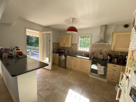 A louer maison Les Michels 13790; 1 750 &euro; 