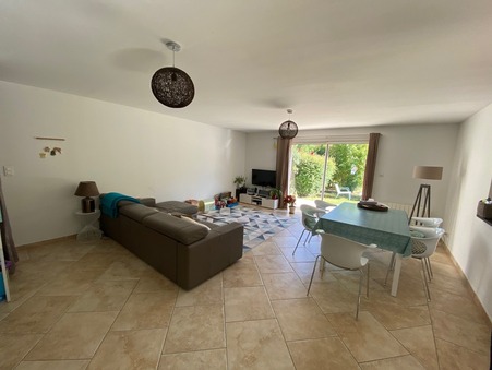 A louer maison Les Michels 13790; 1 750 &euro; 