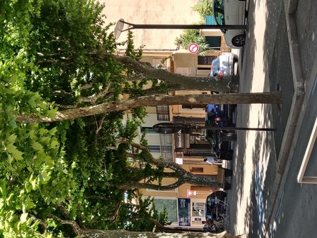 A louer local commercial 750 €  Gardanne