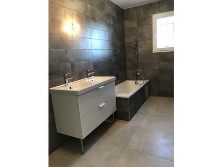 Maison sur Meyreuil ; 990 &euro;  ; Location Réf. 300120203