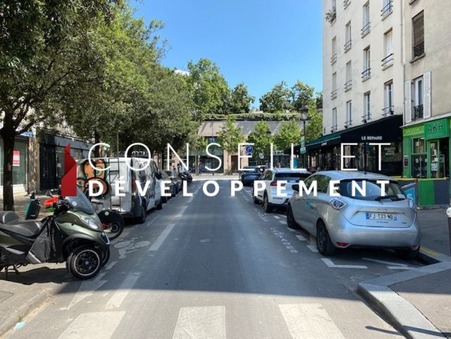 PARIS 23 400 €