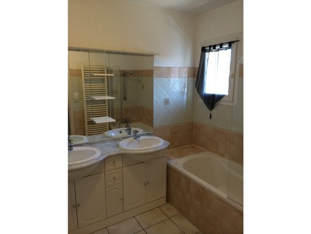 Maison 1 120 &euro;  sur La Barque (13710) - Réf. BHI93