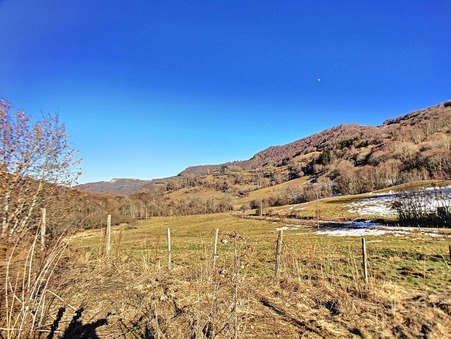 Immeuble 59 500 € sur Compains (63610) - Réf. IDC584