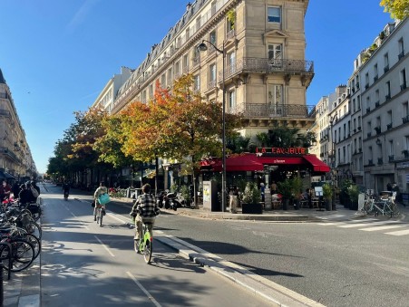 PARIS 3EME ARRONDISSEMENT 2 700 €