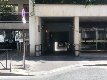 PARIS 16EME ARRONDISSEMENT  200 €