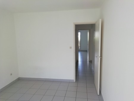 Location appartement Moufia 97490; 811 &euro; 