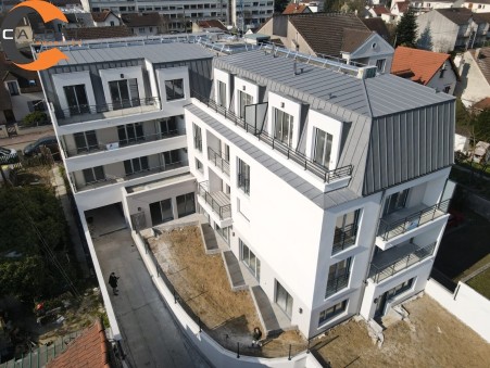 TREMBLAY EN FRANCE  242 000 €