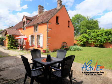 La celle saint cyr  197 000 €