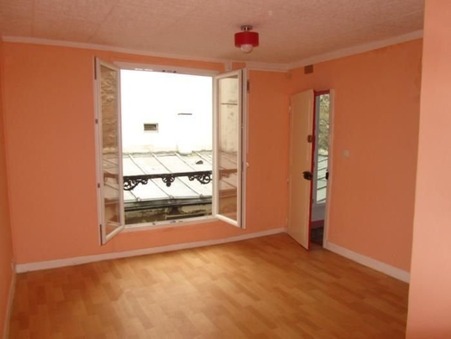 Paris 11ème  710 €